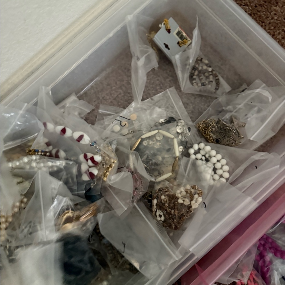 Assorted Jewelry Collection - Picture 11 of 11